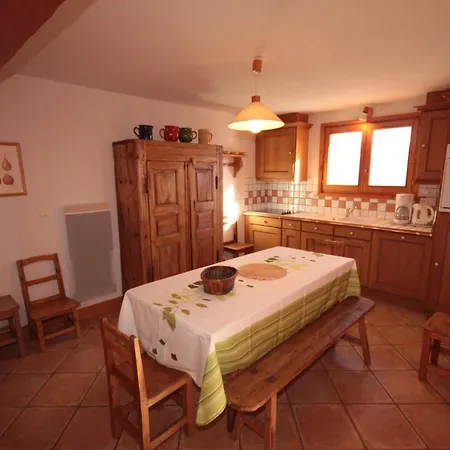 4 Pieces Mezzanine Avec Balcon, Equipements Complets, Animaux Admis, Parking Couvert. - Fr-1-293-64 * Villard-sur-Doron